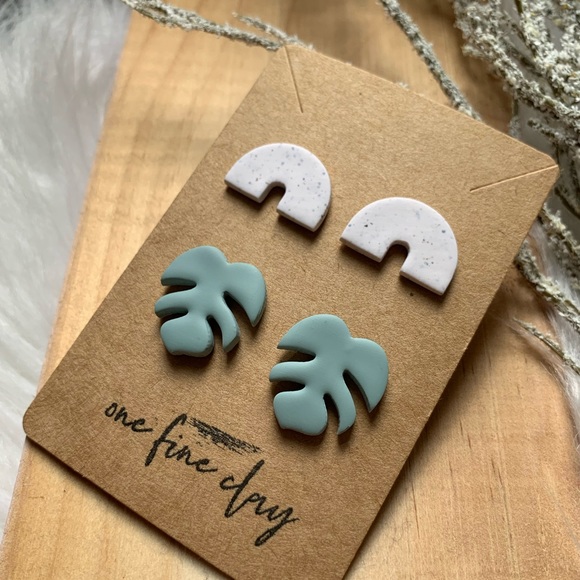 Jewelry - 2-Piece Set | White Rainbow & Green Monstera Studs